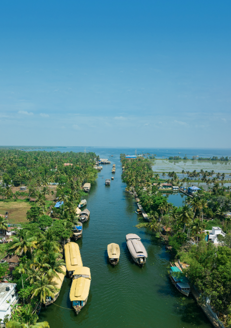 aerial_shot_of_alappuzha_houseboats_840